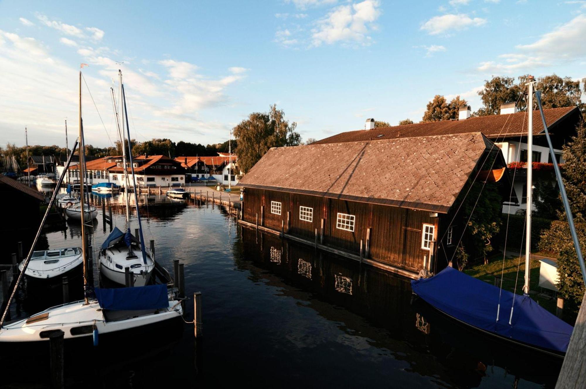 Elegantes Reihenhaus, 700 m vom See, zentral, wie neu, ruhig, grün, Kinder mindestens 6 a alt Starnberg Exterior foto