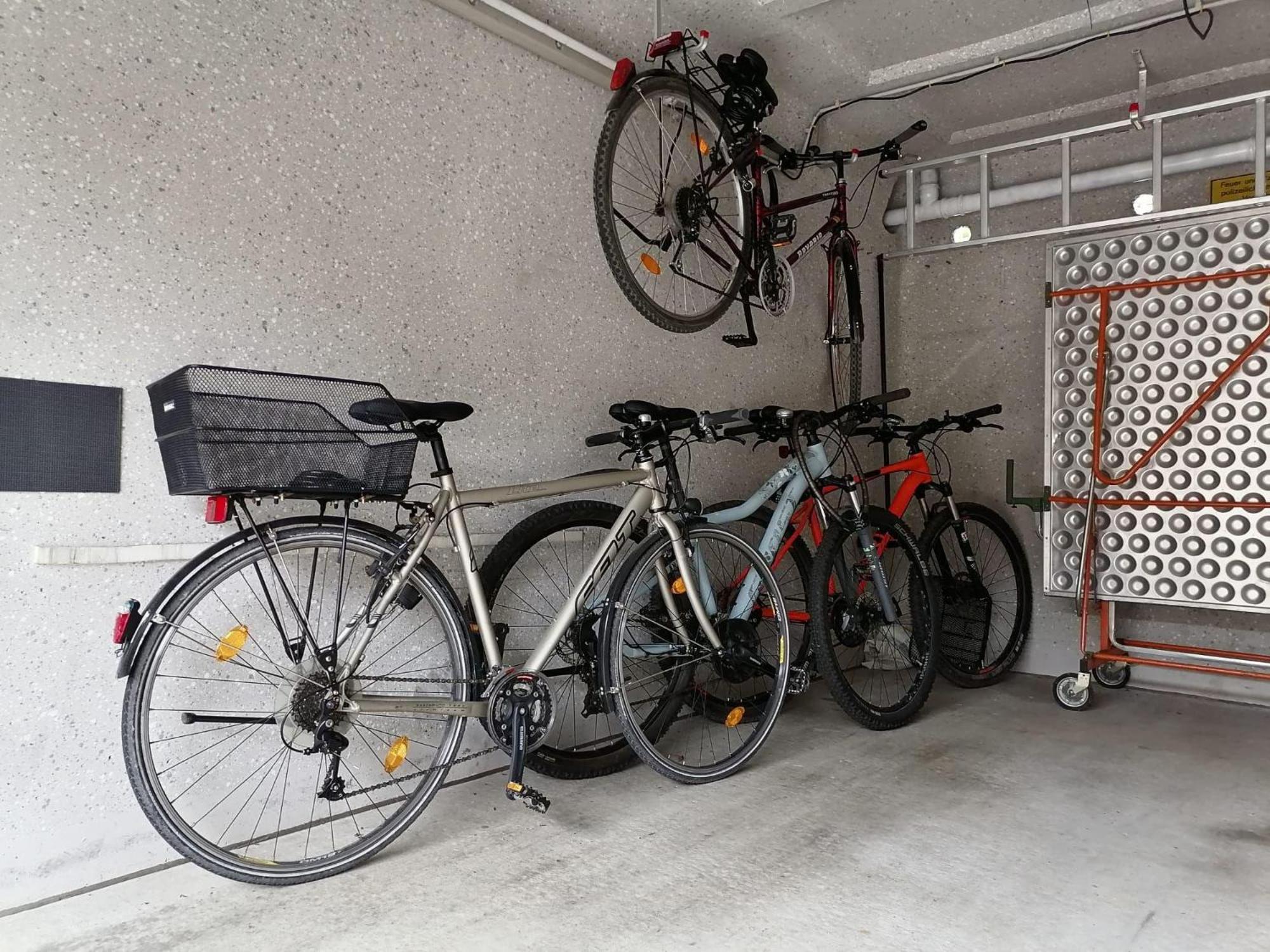 Elegantes Reihenhaus, 700 m vom See, zentral, wie neu, ruhig, grün, Kinder mindestens 6 a alt Starnberg Exterior foto