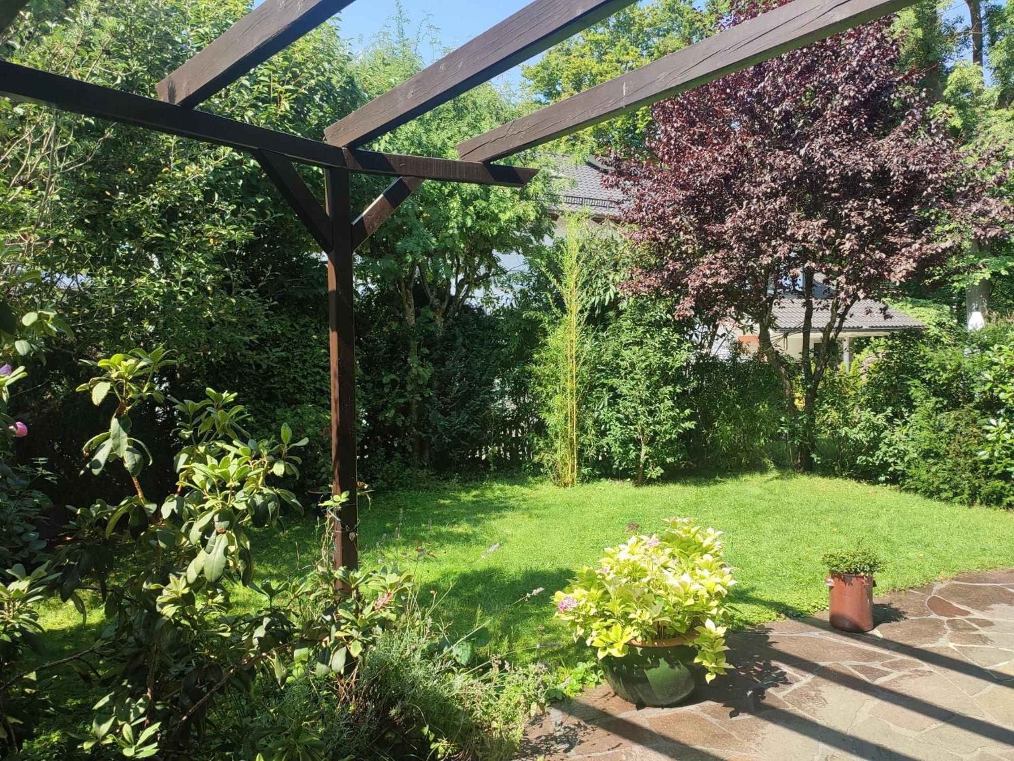 Elegantes Reihenhaus, 700 m vom See, zentral, wie neu, ruhig, grün, Kinder mindestens 6 a alt Starnberg Exterior foto